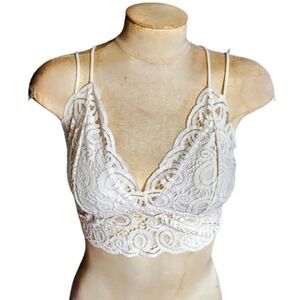 VS PINK White Lace Bralette M Lightly Padded Wireless Coquette Pull On